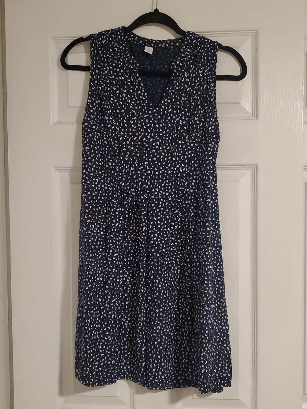 Old Navy Navy and White Sleeveless V-Neck Midi Dress